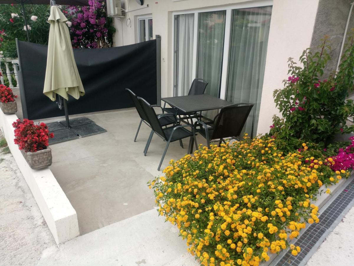 Apartmani Kujundzic Duće Exteriör bild