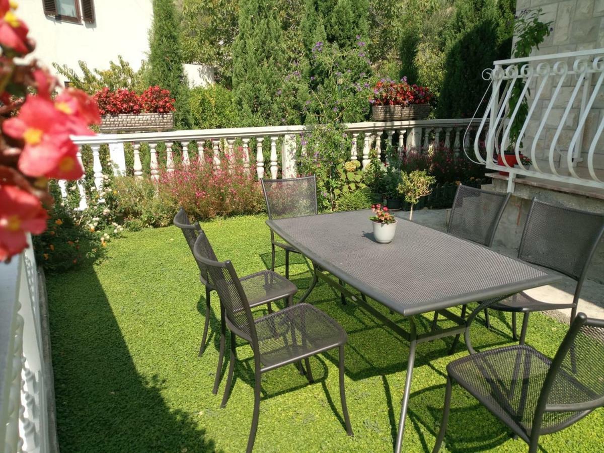 Apartmani Kujundzic Duće Exteriör bild